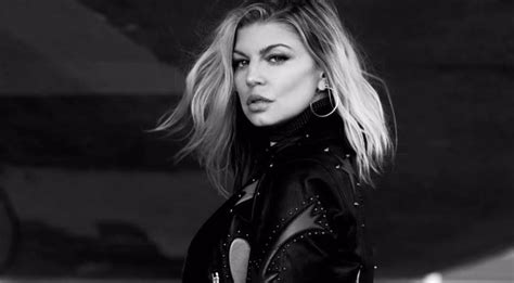 Fergie divulga novo trabalho com fotos nua em seu Instagram; veja